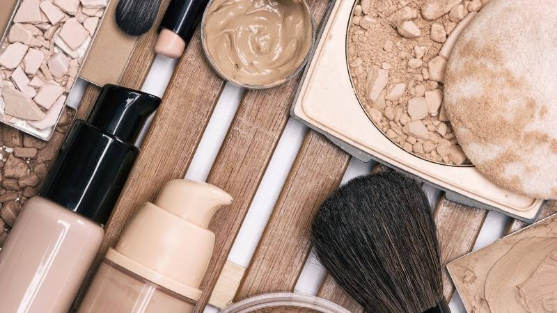 How to Use Wet and Dry Foundation