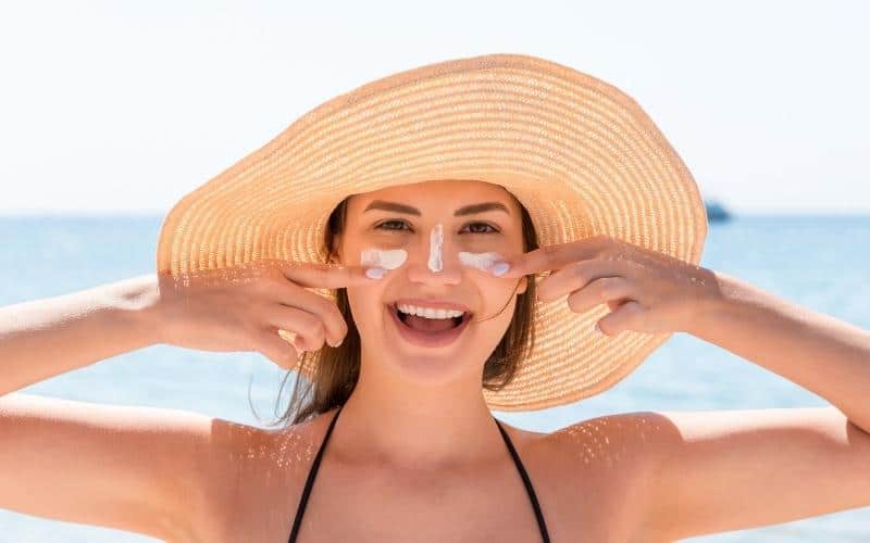 How To Get Sunscreen out of Your Eyes